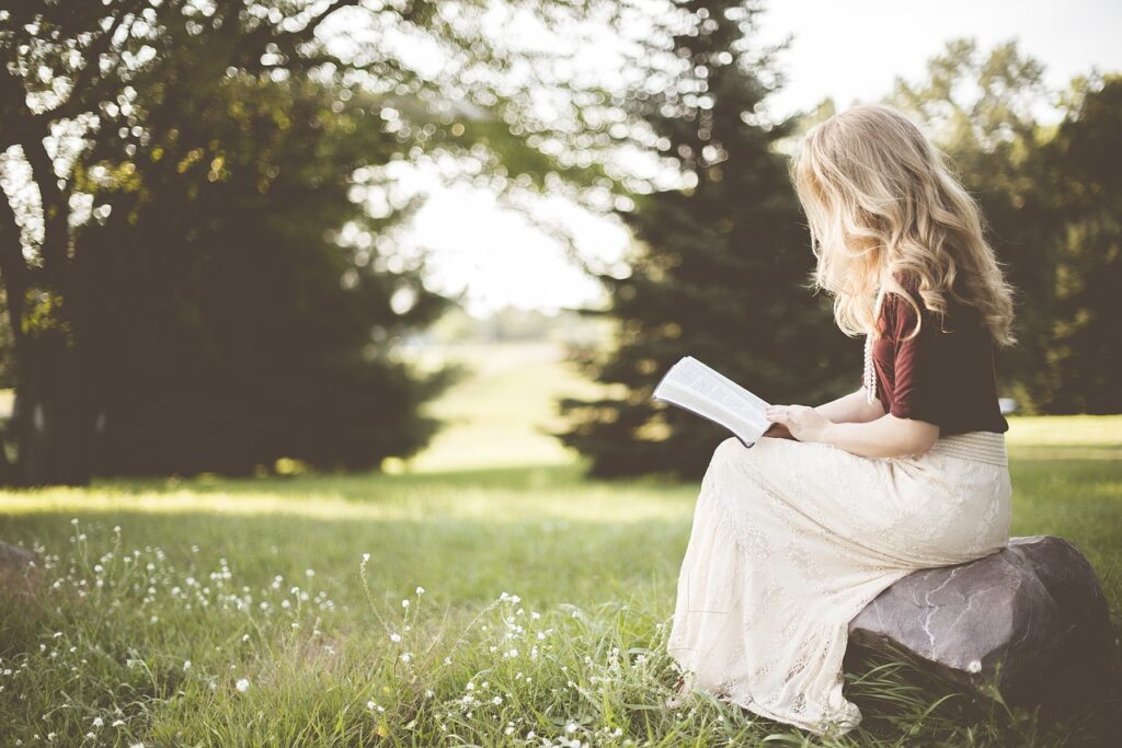 girl reading in the park, Taming of the antithesis proposition